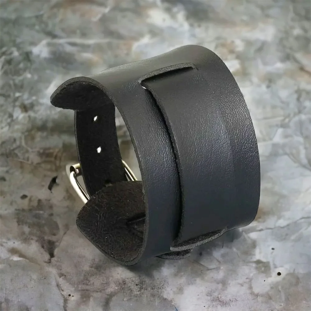 Men’s l Basic Black l Leather Wristband l New
